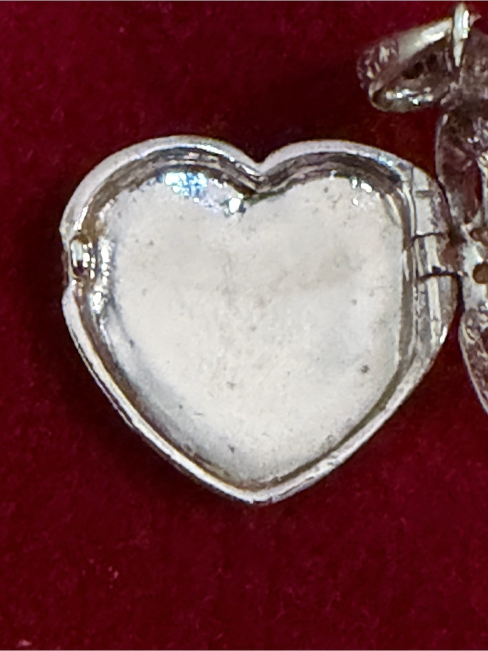 Vintage 14 K Solid Gold Delmar Diamond Locket - Picture 4 of 10
